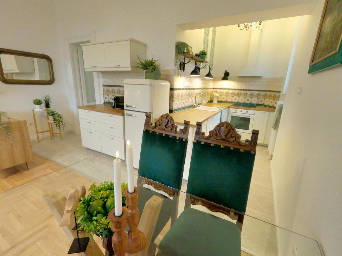 Green Hill Apartment Boedapest Buitenkant foto